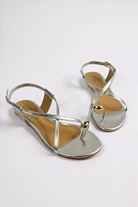 Sandalia Rasteira Littz Metalizada Com Adorno Prata