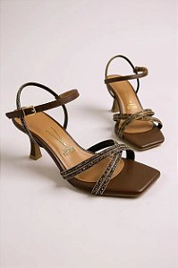 Sandália Vizzano Feminina Salto Médio Fino Preta Com Tiras Prateadas Cacau Salto: 7 cm