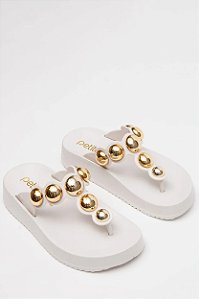 Chinelo Petite Jolie Rasteira Com Detalhes Dourados E Solado Confortável  White