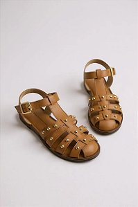 Sandália Moleca Com Tachas Douradas Confortável E Estilosa Para O Dia A Dia Camel