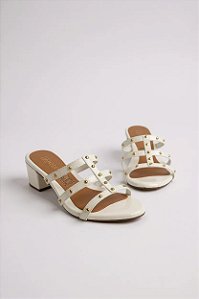 Tamanco Addan Feminino Com Salto Médio E Detalhes Em Tachas Douradas Branco