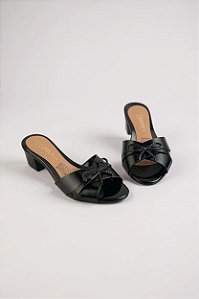 Tamanco Addan Preto Verniz com Salto Médio - Conforto e Elegância