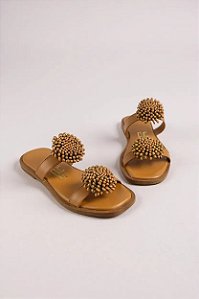 Sandália Rasteira Littz Com Pompons Confortável E Estiloso Canela