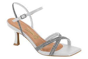 Sandália Vizzano Feminina Salto Médio Fino Preta Com Tiras Prateadas Branco/Cristal Salto: 7 cm
