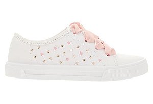 Tênis Infantil Com Cadarço De Fita Rosa E Detalhes De Coração Branco