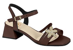 Sandália Infantil Molekinha Com Salto Bloco E Detalhe De Flor Chocolate
