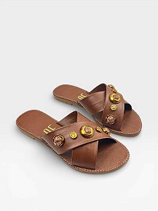 Rasteira Slide Af Caramelo Com Tachas E Pedrarias