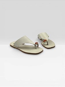 Rasteira Feminina Casual Com Detalhe Metalizado Off White/Bege