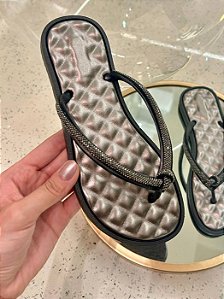 Chinelo Feminino Anatômico Com Tiras Em Strass Preto #1