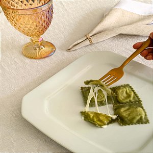 Ravioli Caprese Sem Molho – Massa de Manjericão Recheada com Mozzarella de Búfala