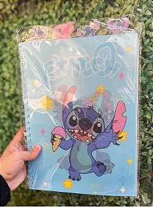 CADERNO GRANDE CAPA 3D LILO&STITCH 4 MATÉRIAS  , 80 FOLHAS