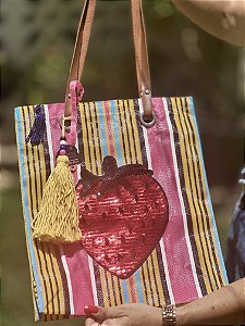 Bolsa Feira Coração Bordado | 35cm x 31cm