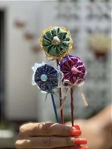 Trio Encanto de Fuxicos – 3 Flores Artesanais