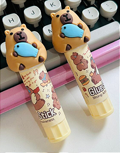 Cola bastão capivara