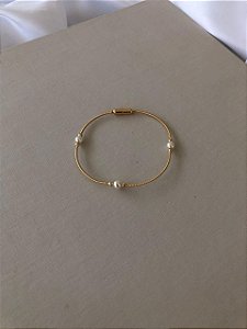 Pulseira Corda de Violão com Pérolas