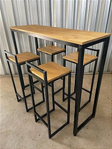 Mesa com 4 Banquetas