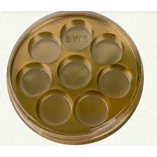 CAIXA REDONDA P/ BOMBONS C/ 8 CAVIDADES - DOURADO