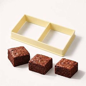 CORTADOR BROWNIE PLASTICO 6 CAVIDADES 7CM X 7CM CONFEITUDO