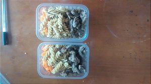 Filé de Patinho Grelhado, macarrão integral, legumes