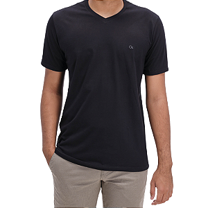 Camiseta Ogochi Decote V Essencial Slim Preta
