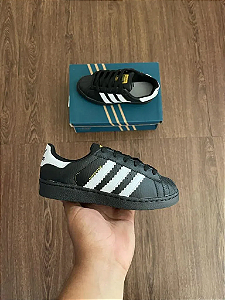 Tênis Adidas Superstar infantil
