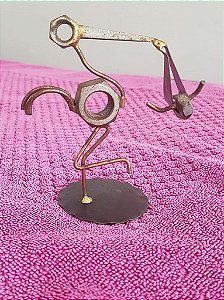 enfeite metal artesanal cegonha