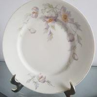 prato raso em porcelana (antiguidade / raridade / antiquário / relíquia)
