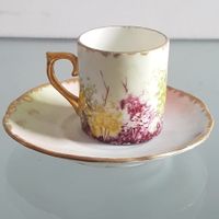 xícara de café, em porcelana, com pires (antiguidade / raridade / relíquia / antiquário)