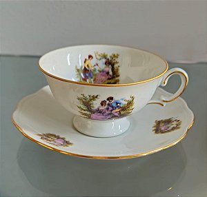 xícara de café com pires em porcelana (antiguidade / raridade / relíquia / antiquário)