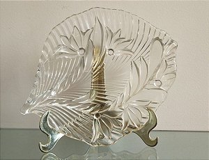 travessa / pestisqueira (antiguidade / raridade / relíquia / antiquário)