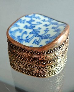 porta jóias em metal e porcelana (antiguidade / raridade / relíquia / antiquário)