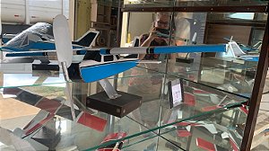 Aviãozinho Cessna 152 de Voo Livre com Propulsão a Elástico
