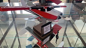 Aeromodelo de Voo Livre – Cessna com Propulsão a Elástico