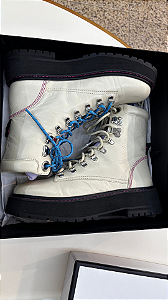 COTURNO FEM BEGE COM 2 CADARÇOS 38