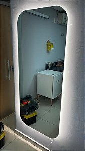 Espelho LED Flutuante com Iluminação Ambiente