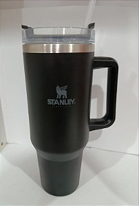 Copo Stanley - O Melhor Acompanhante para Suas Bebidas
