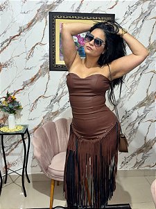 Vestido de couro com franjas marrom