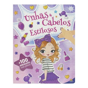 Unhas e cabelos estilosos