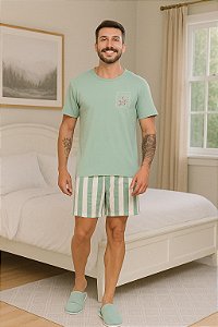 Pijama Masculino em Viscose-Camiseta Lisa e Bermuda Listrada