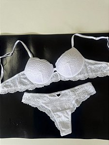 Conjunto Renda Broderi com Alça Trabalhada e Calcinha Fio – Delicado e Sofisticado