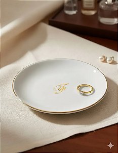 Joia do Dia com Borda e Inicial em Ouro