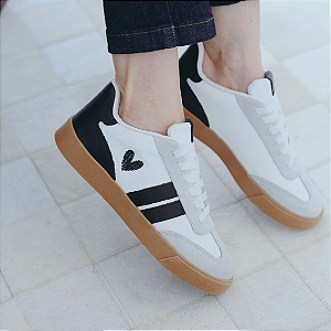 Tênis Feminino Couro Casual Preto E Branco Giardino