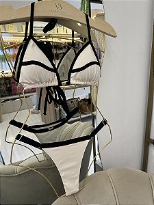 Cortininha com bojo 018 + cal 794 Ipanema off e preto