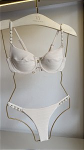 Top 093 aro micanga alcas + calcinha 016 semi fio com duas tiras e miçangas alças Rivieira off white