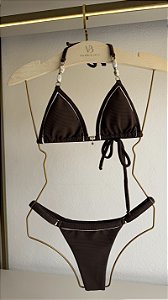 Top cortininha com bojo removivel com friso e detalhes alca e micangas + calcinha regulagem friso Celinne marrom e off