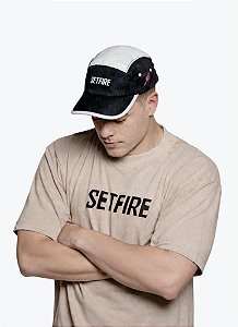Boné Five Panel Black & White
