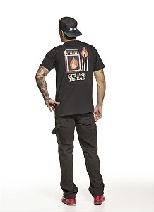 CAMISETA BÁSICA COM SILK - PRETA CAMISETA MASCULINA