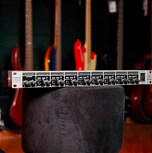 Amplificador De Fone 8 Canais Behringer Powerplay Ha8000