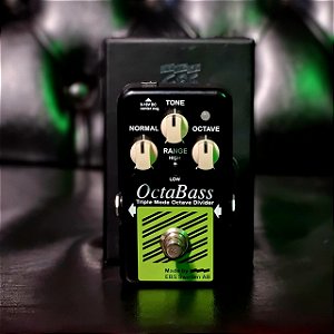 Pedal De Efeito Oitavador Para Baixo Ebs Octabass Blue Label