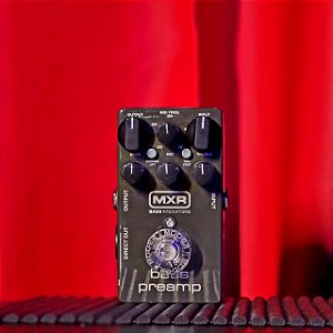 Pedal Pre Amp Para Baixo Mxr Bass Preamp M81